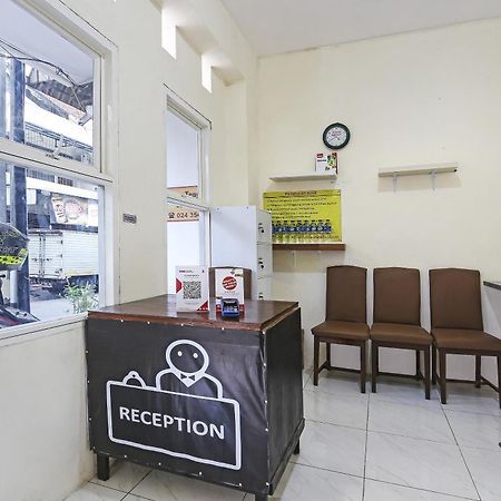 Spot On 90780 Gang Tengah Homestay Syariah Semarang Exterior photo